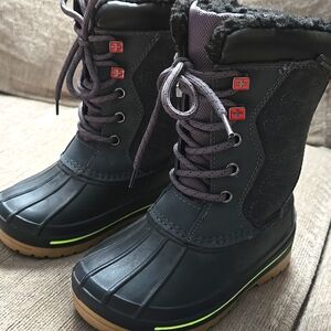 Swiss tech Insulated winter boots